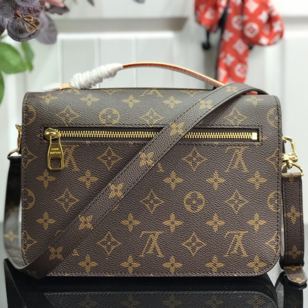 Louis Vuitton Pochette Metis Monogram Canvas - Image 2