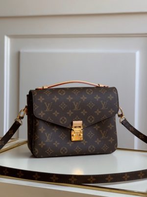 Louis Vuitton Pochette Metis Monogram Canvas